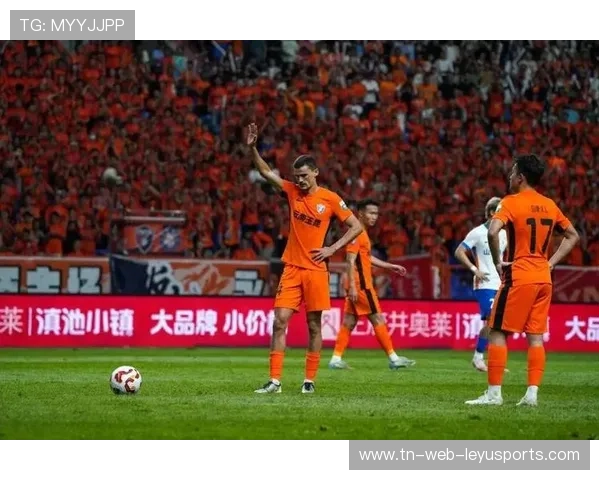 球员在赛后社媒直播与球迷互动引发热议，球员专访